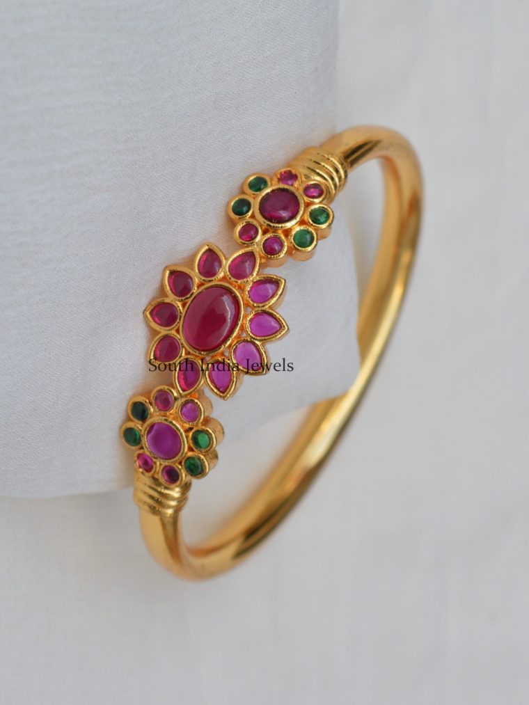 Attractive Gold Polish Single Bangle