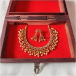 Fashionable Necklace Set