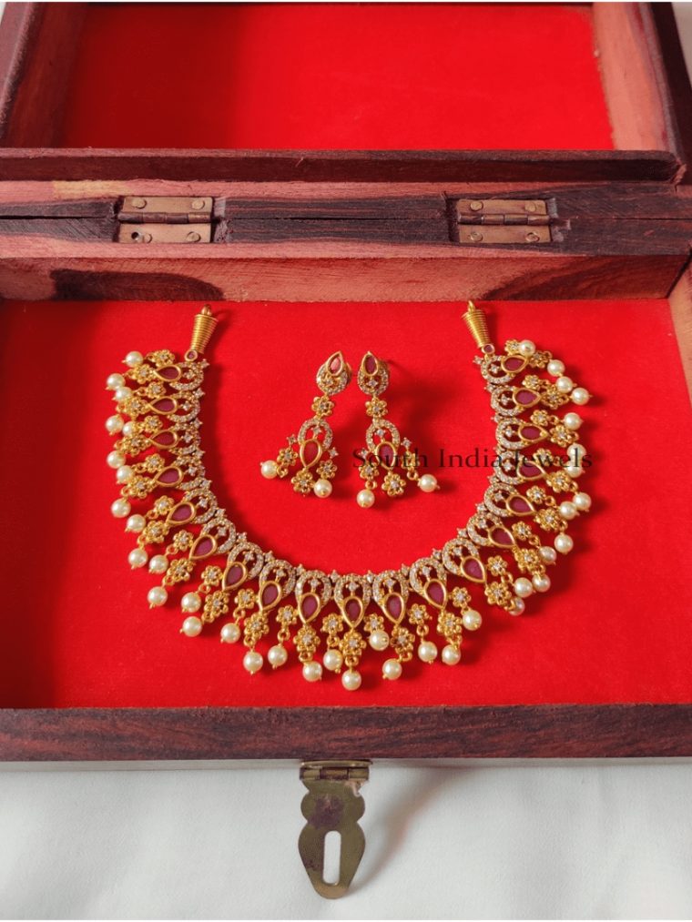 Fashionable Necklace Set