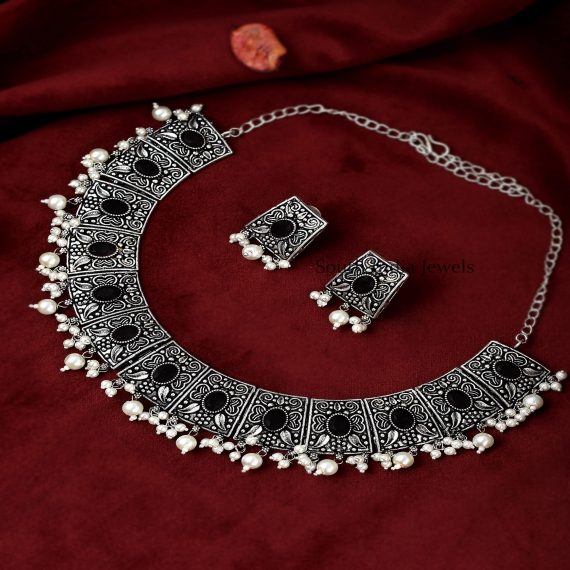 German Silver Black Stone and Pearls Necklace