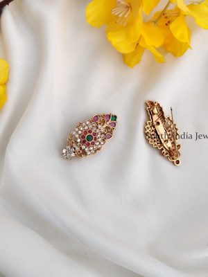 Trendy Floral Design Saree Pin