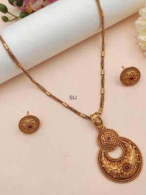 Elegant Non Idol Pendant with Chain Set