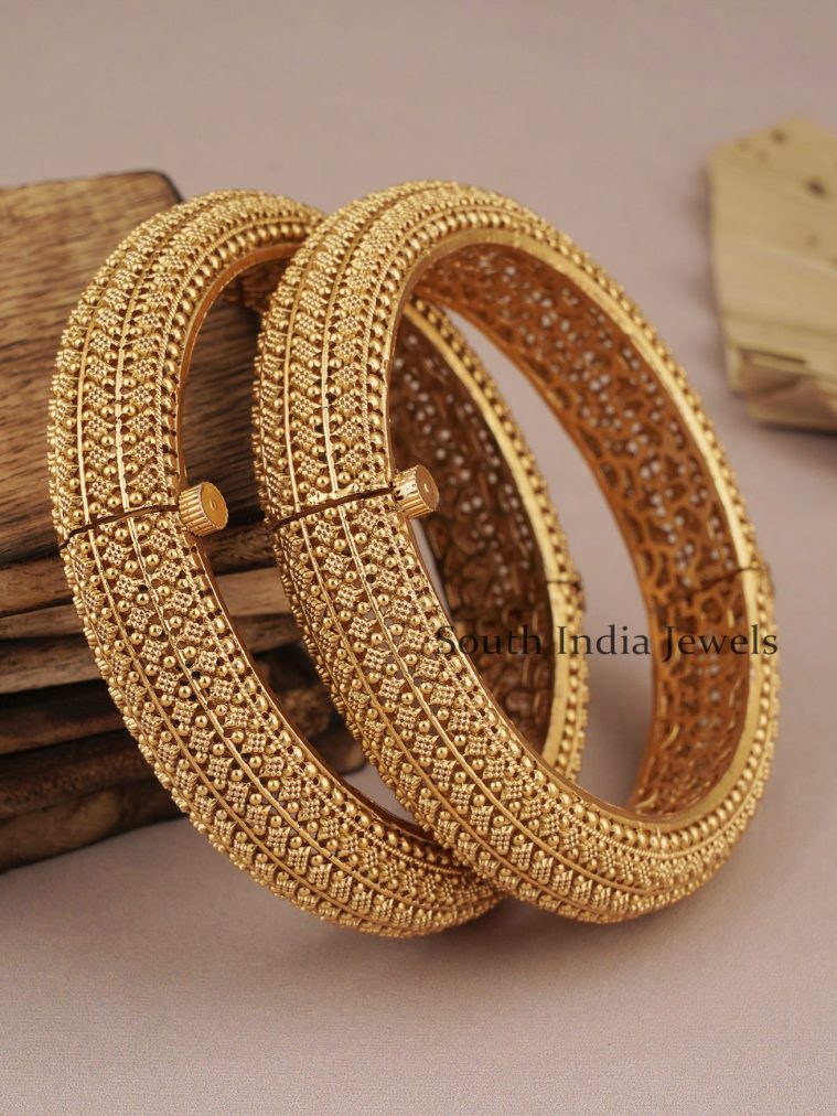 Alluring Broad Openable Bangles