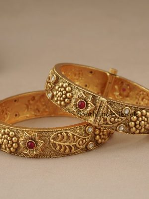 Charming Floral Motif Bangles