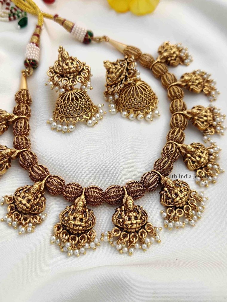 Chic Lakshmi Motif Necklace