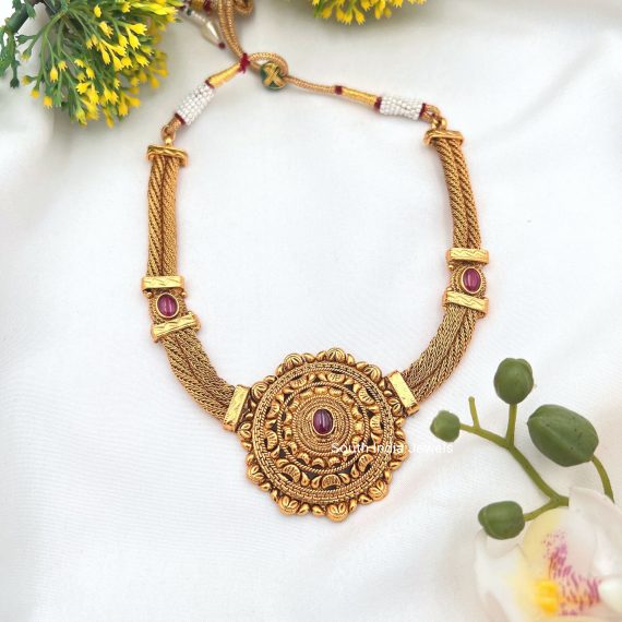 Dazzling Patterned Necklace
