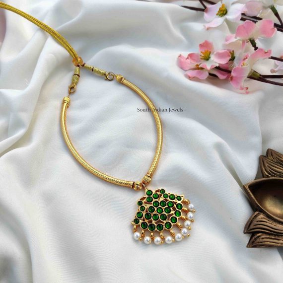 Gorgeous Handmade Kemp Stone Attigai Necklace-Green