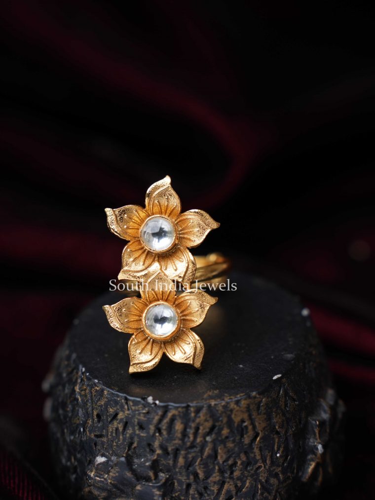 Lovely Stones Studded Floral Finger Ring