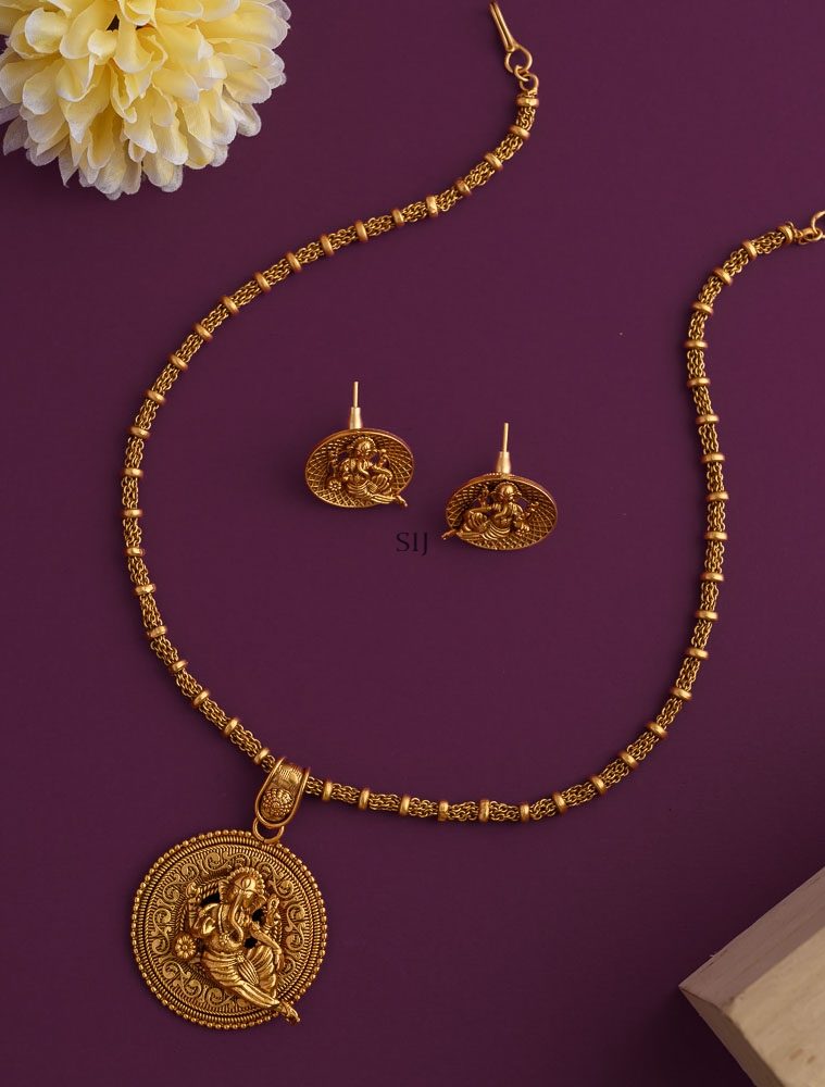 Inticatedly Desgined Vinayagar Chain Set