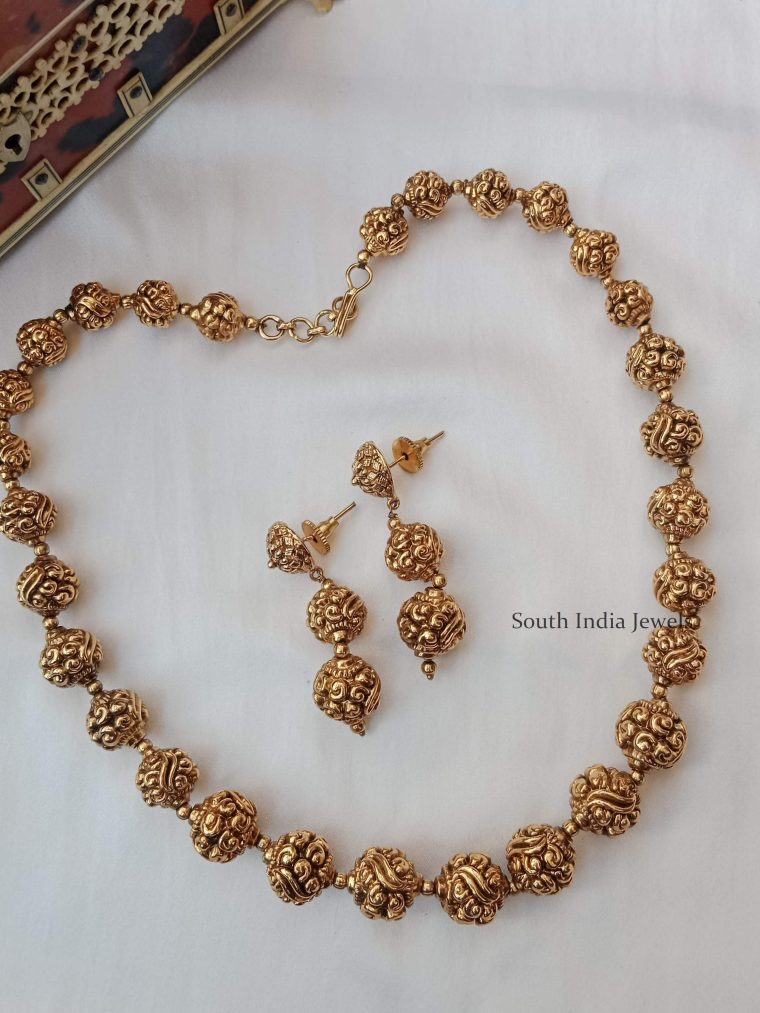 Short Antique Gold Bead Necklace