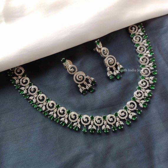 Attractive Emerald & Diamond Necklace