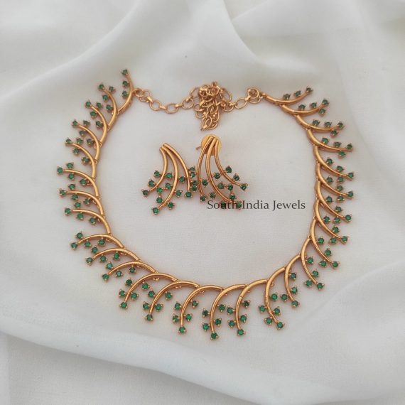 Pretty Mullu Style Green Necklace