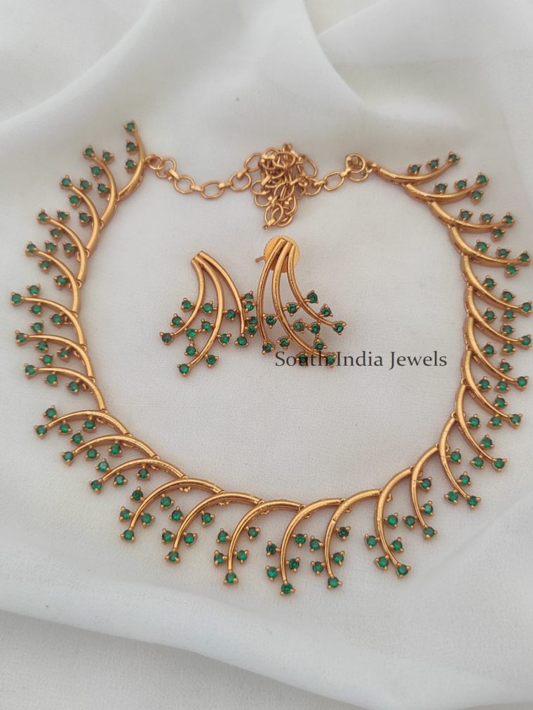 Pretty Mullu Style Green Necklace