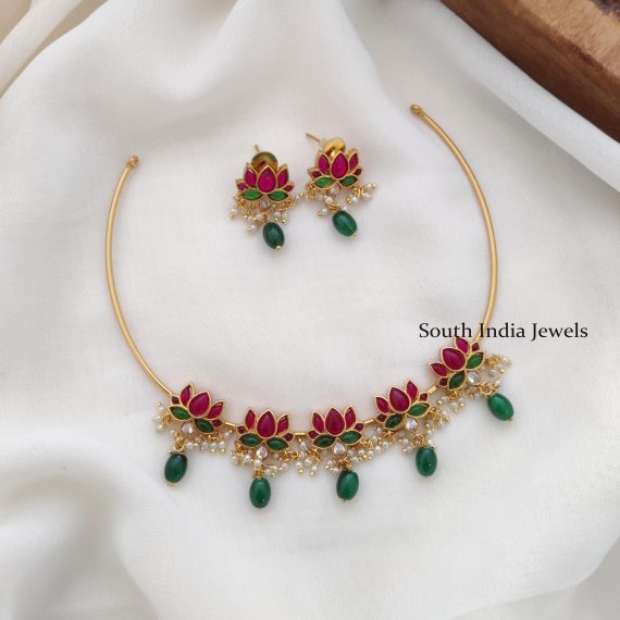 Fashionable Lotus Kemp Hasli Tube Necklace