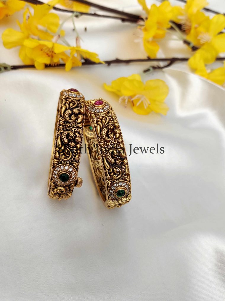 Adorable Gold Look Alike Peacock Motifs Openable Bangle – 01