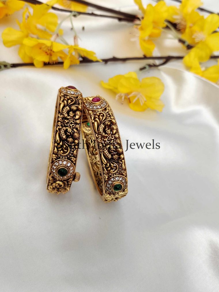 Adorable Gold Look Alike Peacock Motifs Openable Bangle