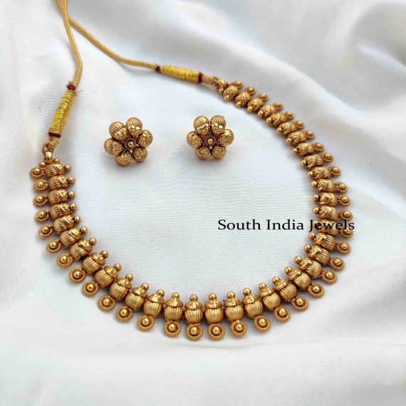 Attractive Antique Finish Short Necklace
