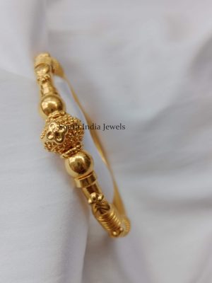Traditional Gold Look Alike Kada Bangle