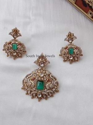 Trendy Victorian Pendant Set