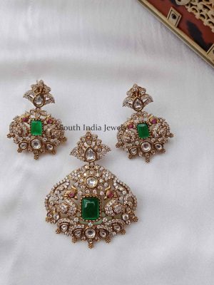 Trendy Victorian Pendant Set