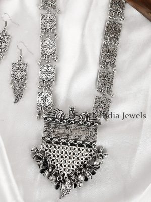 Charming Oxidised Silver Plated Handcrafted Pendant Necklace Set With Earrings.