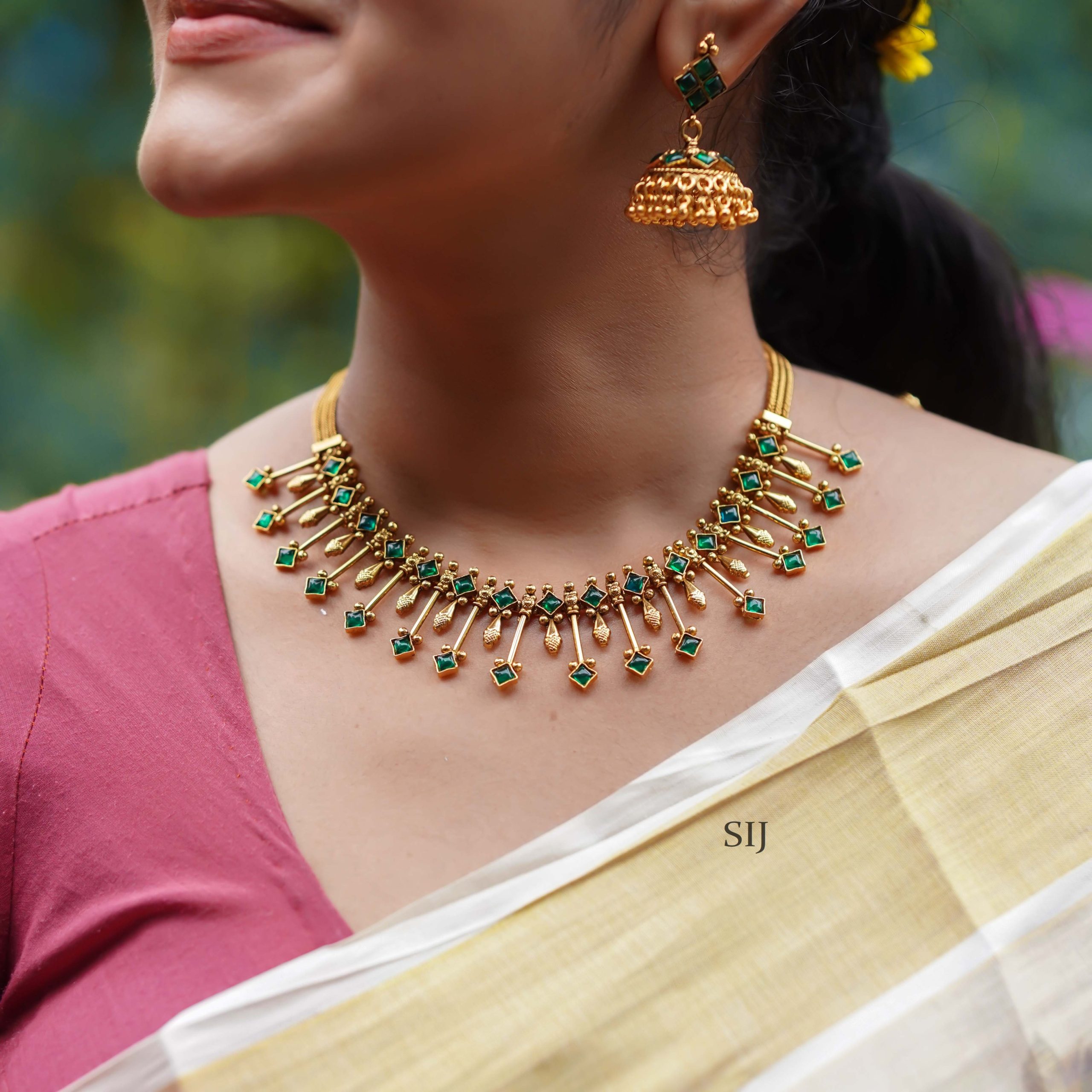 Gorgeous Square Kemp Spike Necklace with Jhumkas