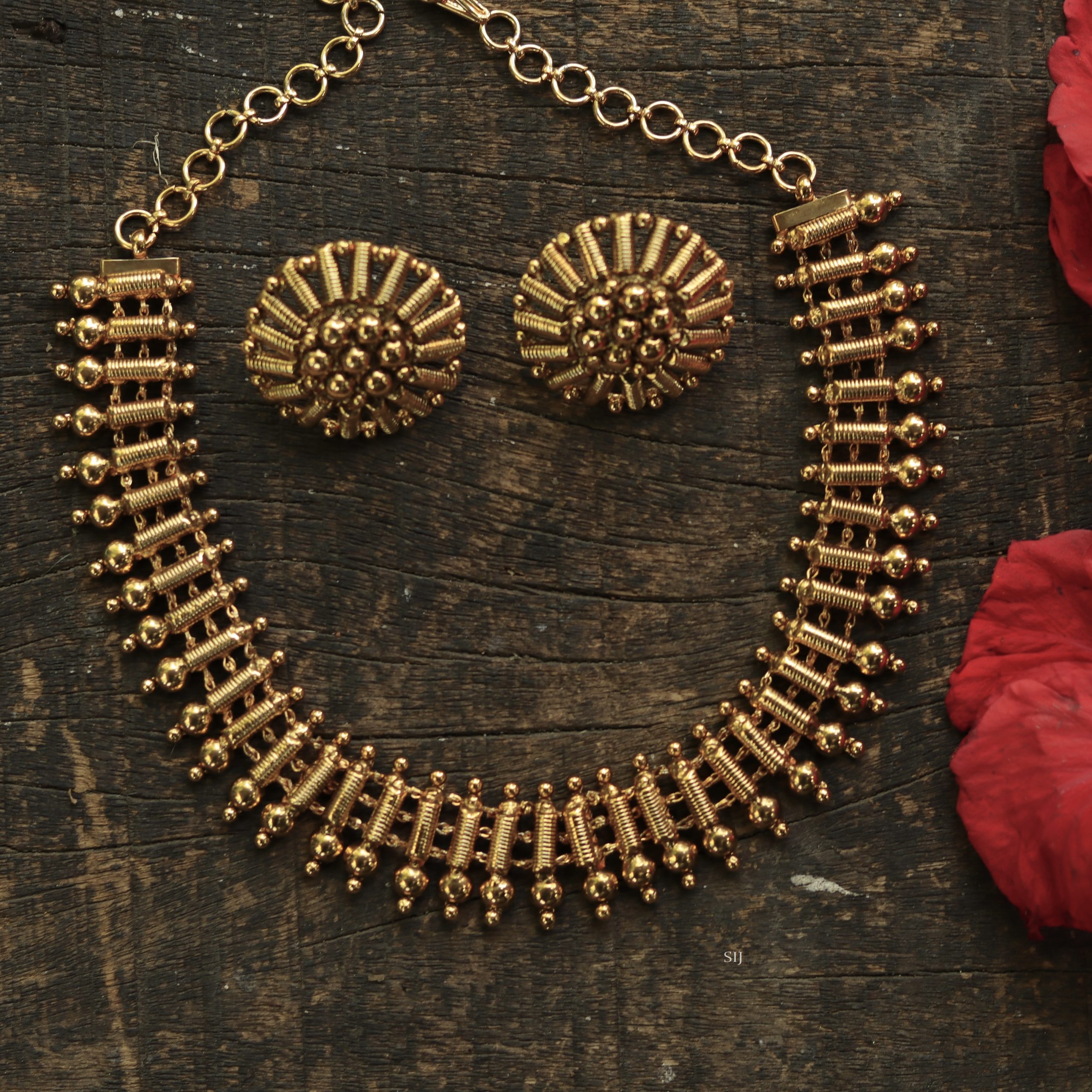 Stunning and Simple Necklace with Studs