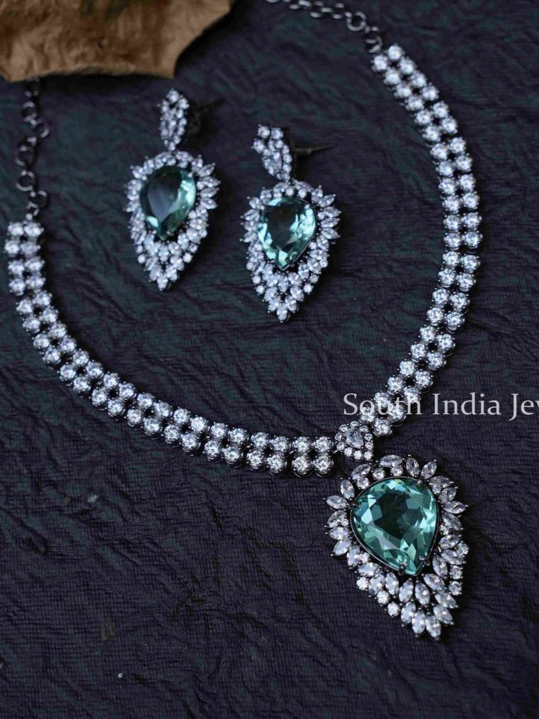 Amazing Pastel Green Zircon Necklace Set