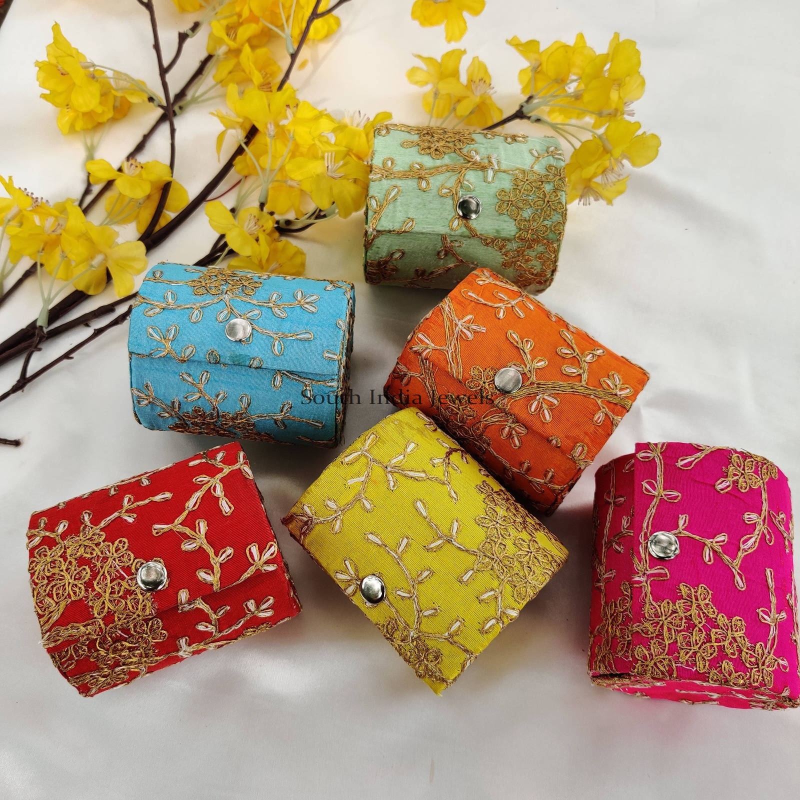 Assorted Colors 4inch Cylinder Shape Zari Work Bangle Box for Return Gift