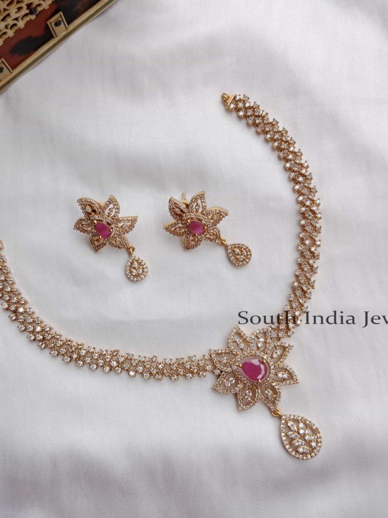 Attractive Flower AD Neckset