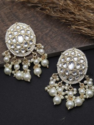 Charming Kundan Round Stud Earrings