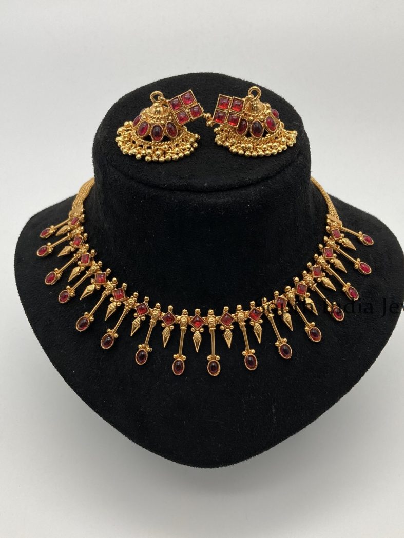 Charming Oval Kemp Spike Necklace with Jhumkas