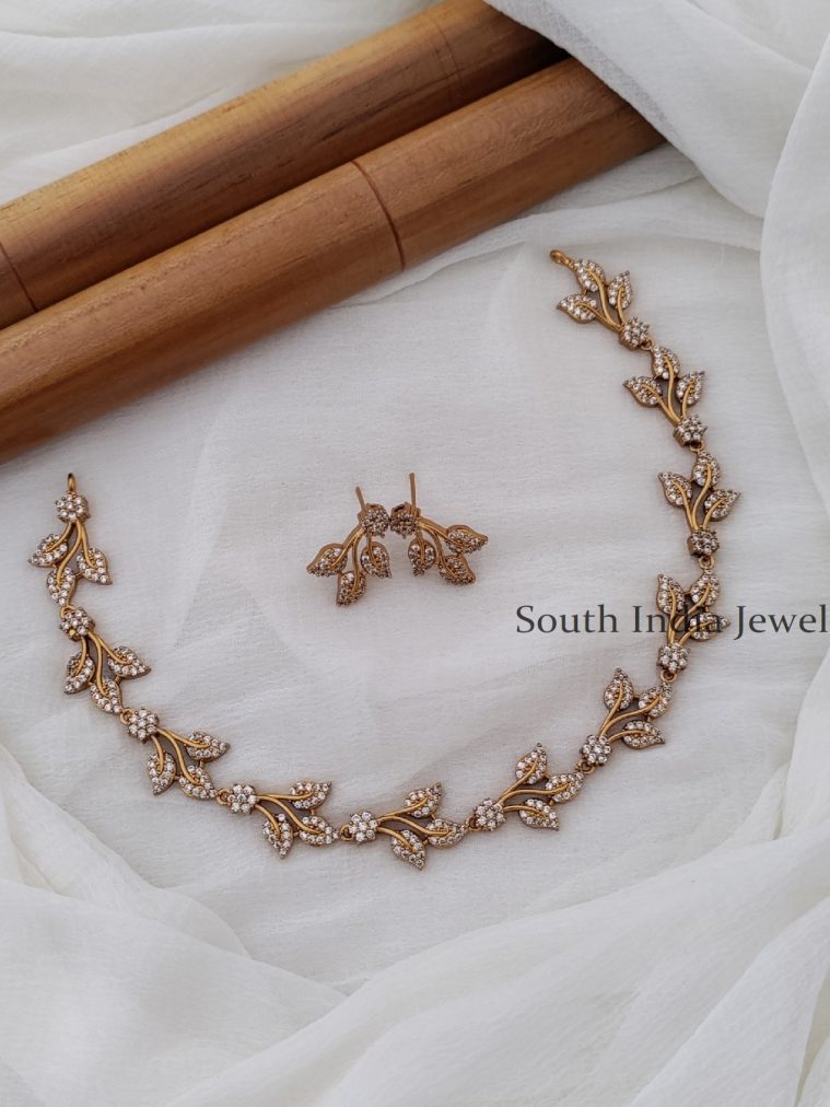 Cute Leaf Design Necklace