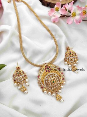 Magnificient and Royal Look Pendant Chain