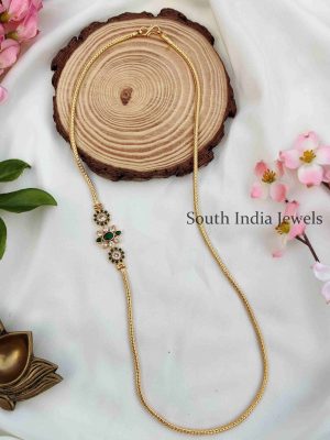 Mesmerizing Kemp Green Stone Mugappu Chain
