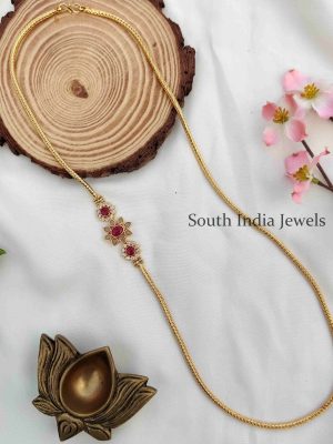 Mesmerizing Kemp Green Stone Mugappu Chain