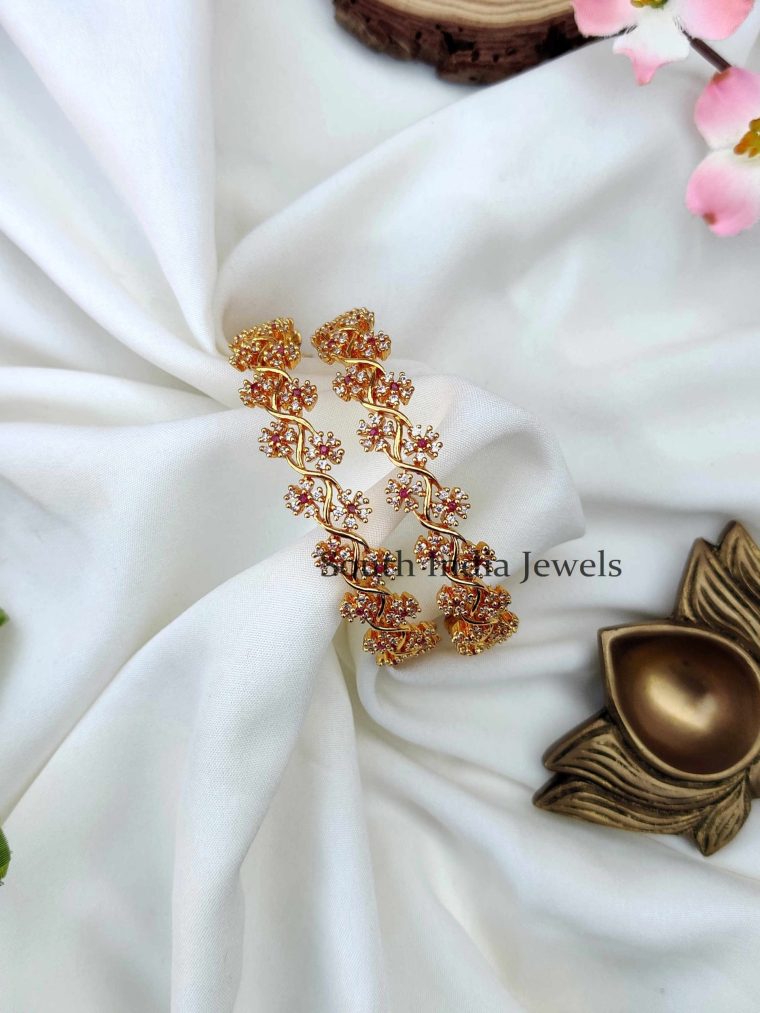 Stunning Flower Design Bangle