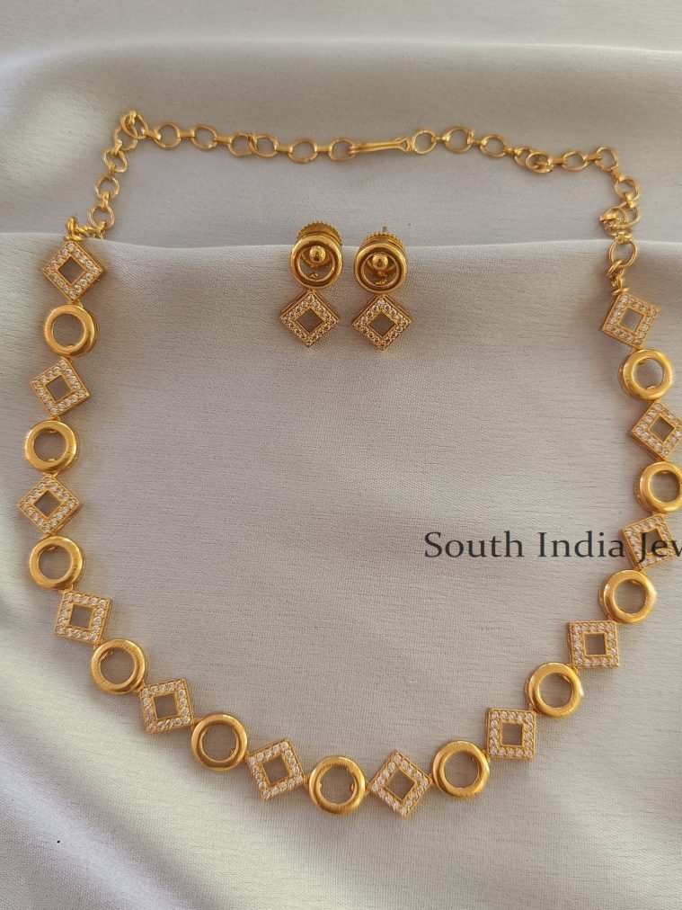 Stunning and Modern Necklace with Earrings