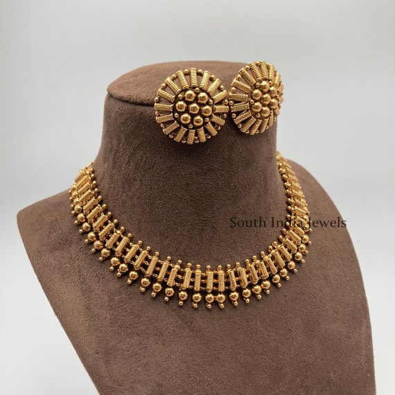 Stunning and Simple Necklace with Studs