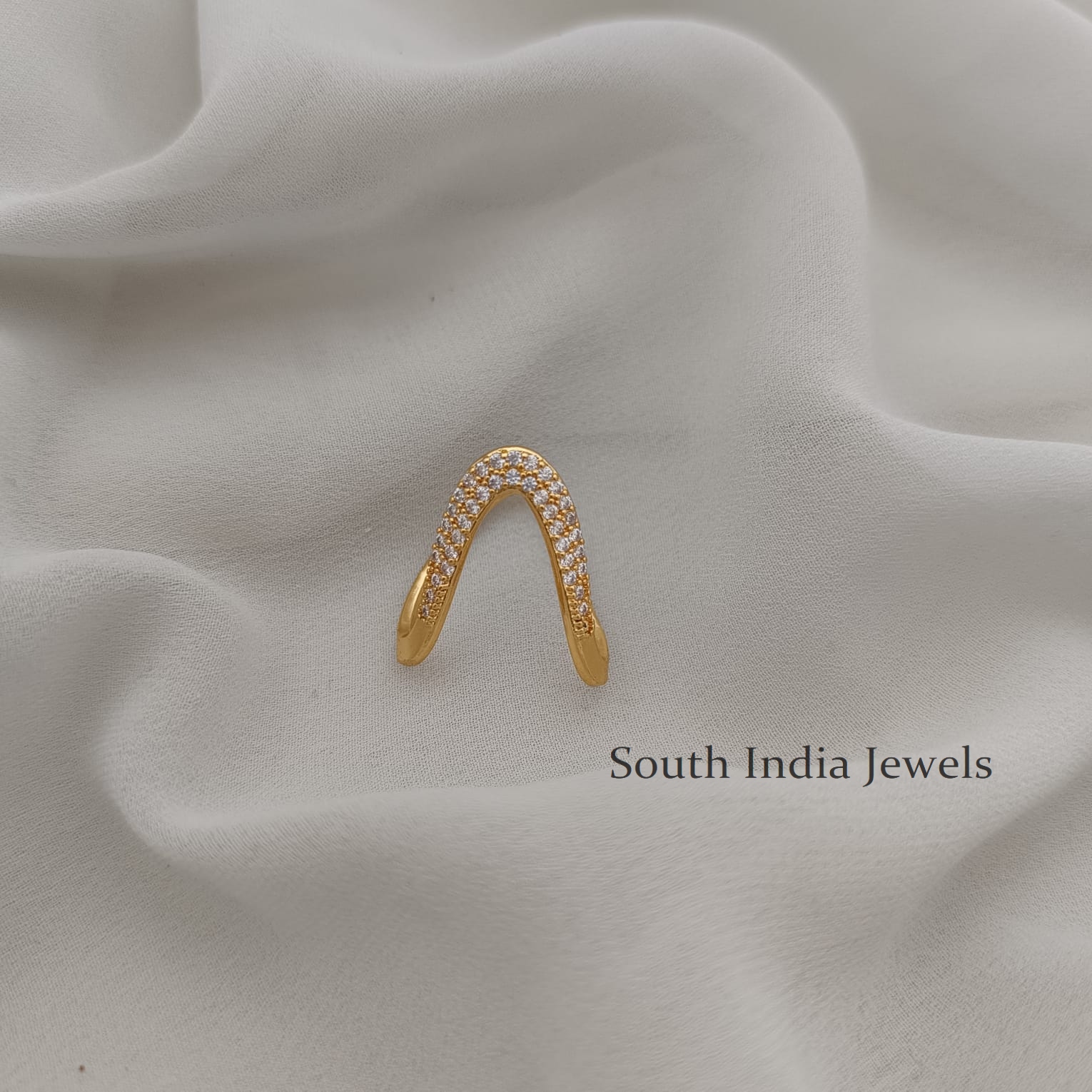 Gold tone ruby-white stone vanki finger ring dj-42453 – dreamjwell