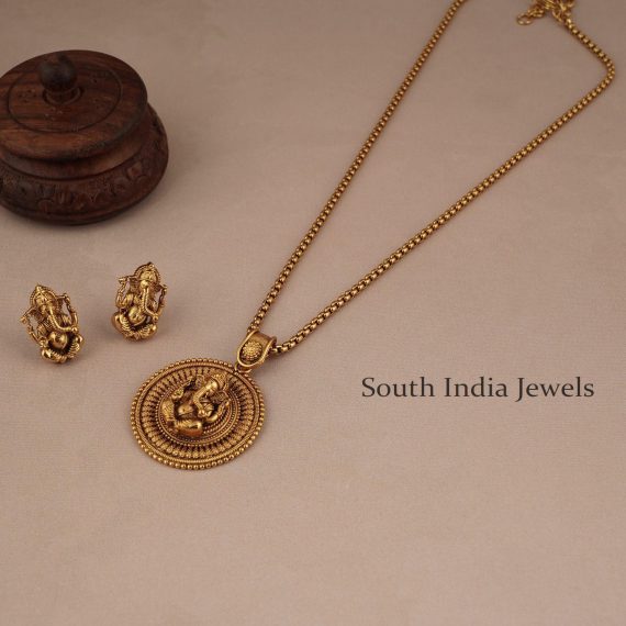 Amazing Ganesh Pendant Temple Jewellery Set