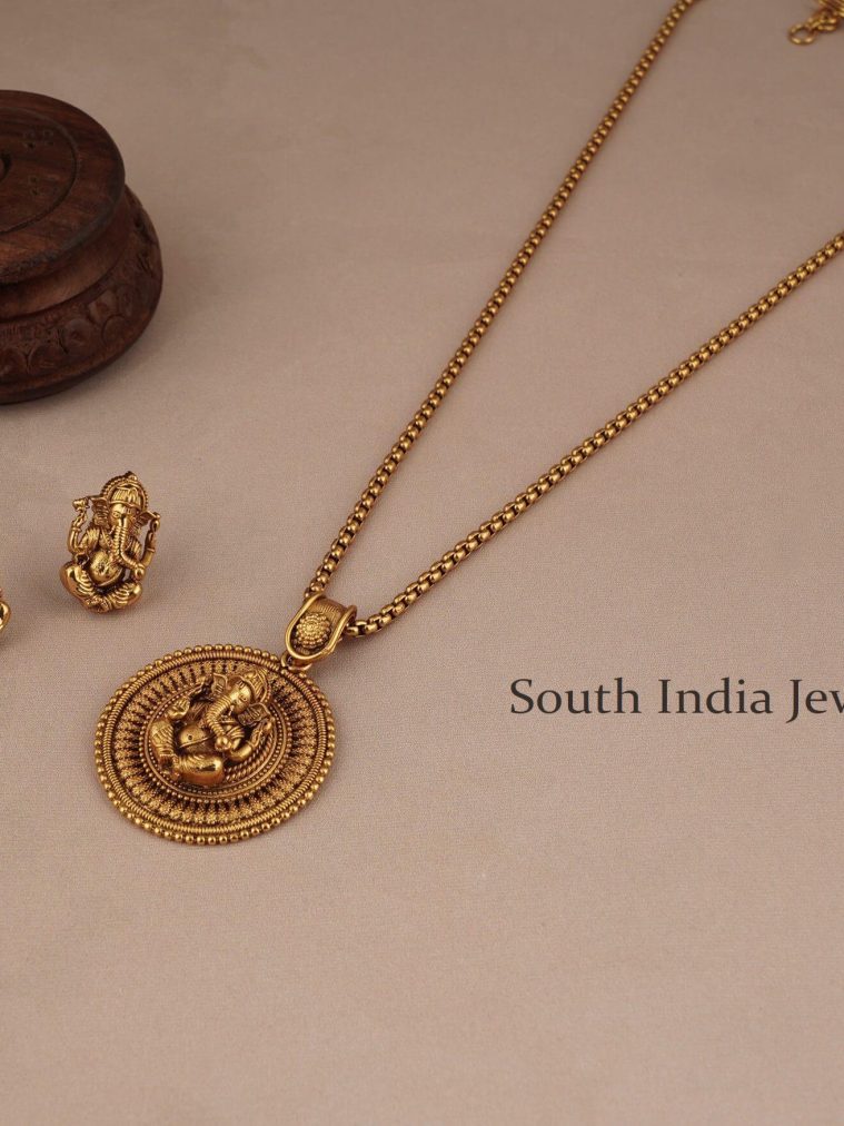 Amazing Ganesh Pendant Temple Jewellery Set