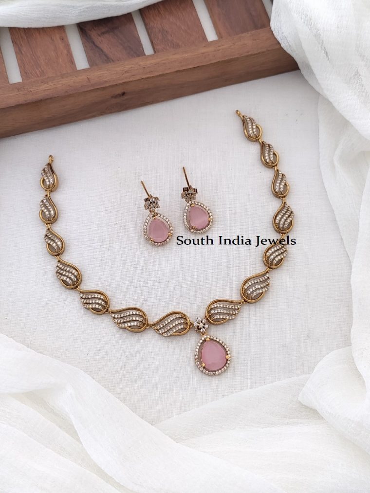 Beautiful Drop Design Necklace Set