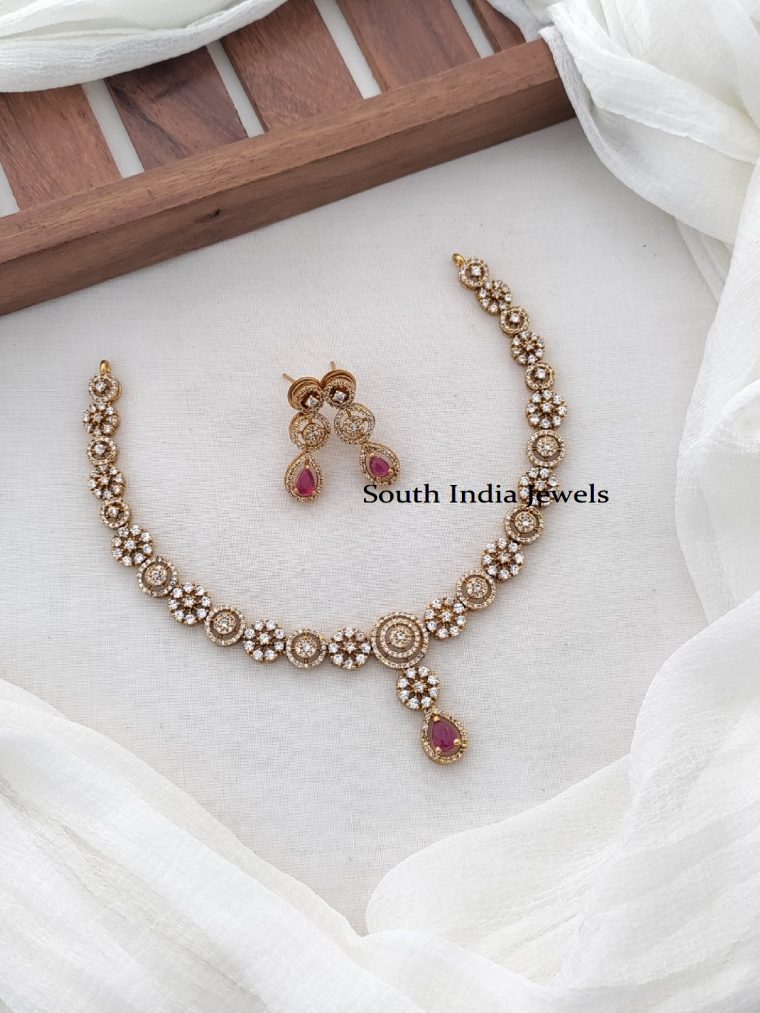 Beautiful Flower Design Necklace Set