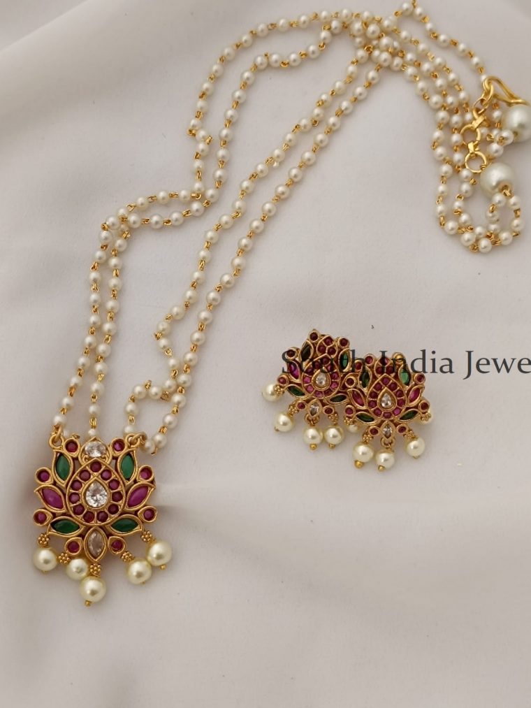 Cute Lotus Pearl Necklace and Earrings