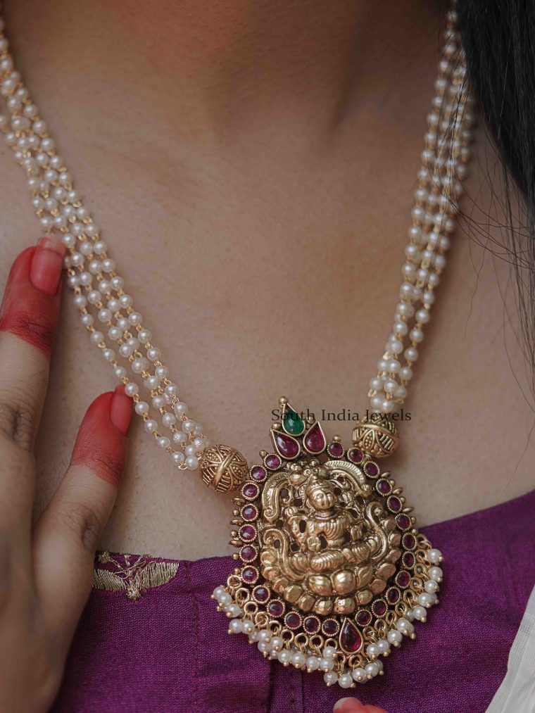 Temple Pendant pearl Necklace