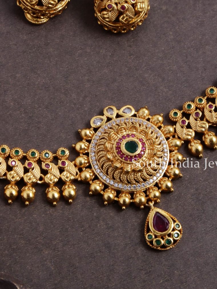 Trendy Peacock AD Choker 01