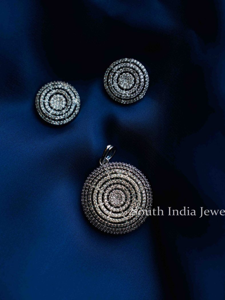 Gorgeous Round AD Pendant Set with Diamonds