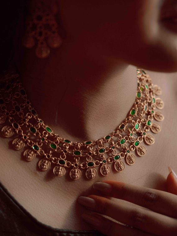 Stunning Emerald Kasumalai - South India Jewels
