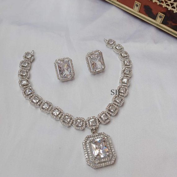 Traditional Square Solitaire Neckset
